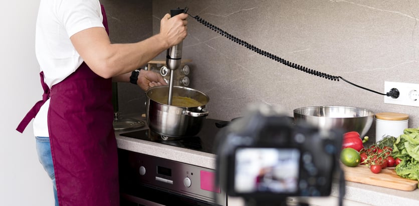 blogger-recording-cooking-video-home